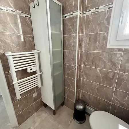 Bel Avec Balcon En Centre-ville דירה